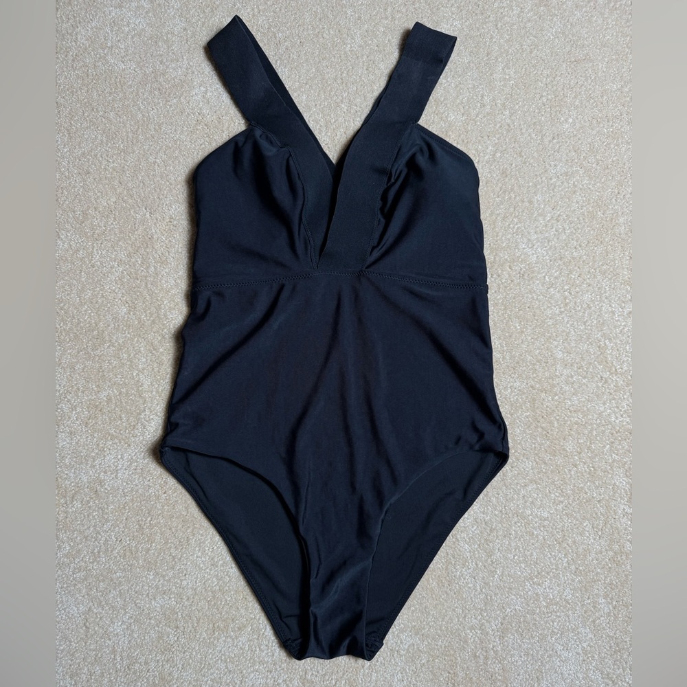 Amiani black one-piece women’s‎ v-neck swimsuit size small